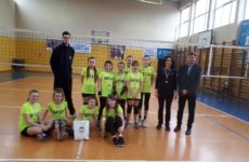 Więcej o: Uczennice SP 10  wicemistrzyniami  Poznania w  piłce siatkowej!!!!