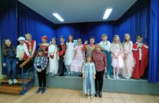 Więcej o: Teatrzyk 3a „Kopciuszek”