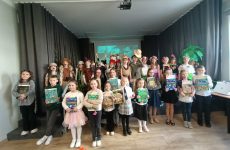 Więcej o: Wręczenie nagród laureatom Międzyszkolnego konkursu plastycznego